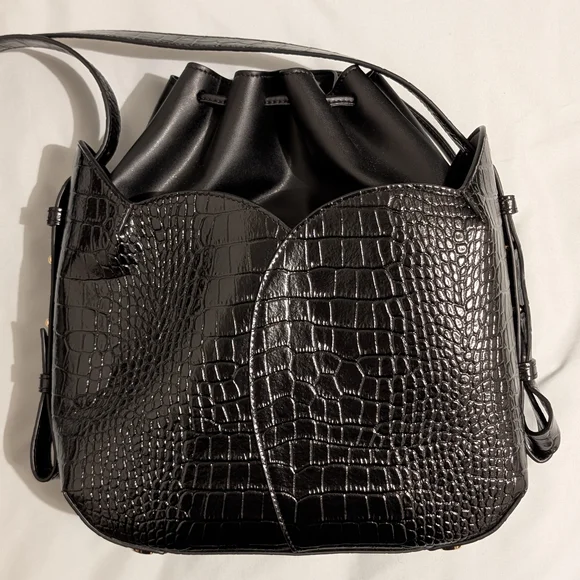 Senreve Fiore Bucket Bag in Black (Vegan, NWOT) - Picture 5 of 9